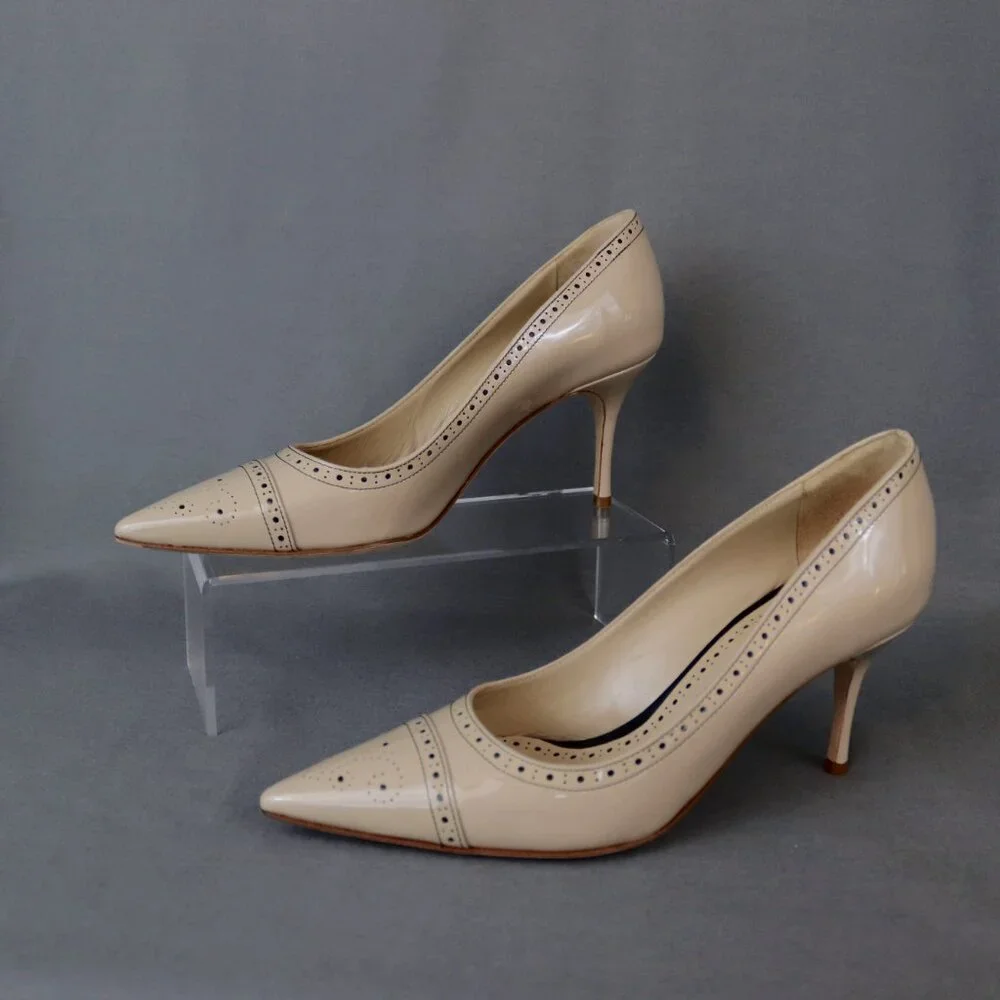 Manolo Blahnik 38 Quitohi Patent Nude Tan Point Toe Heels Perforated Laser Cut - Picture 7 of 16